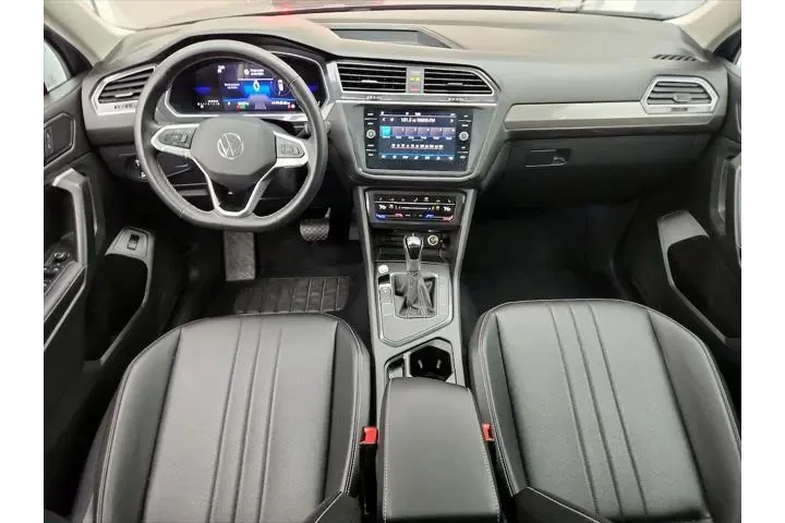 $23998 : Volkswagen Tiguan 2024 SE 4d image 9