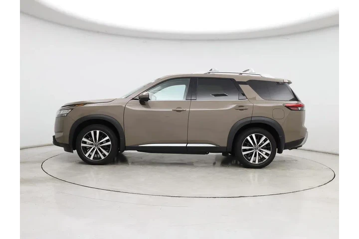 $38998 : Nissan Pathfinder 2024 Plati image 3
