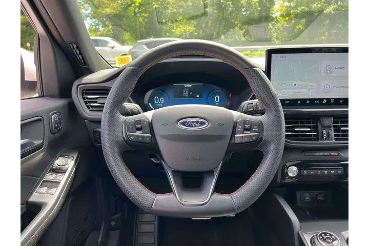 $27989 : Ford Escape 2023 AWD ST-Line image 8