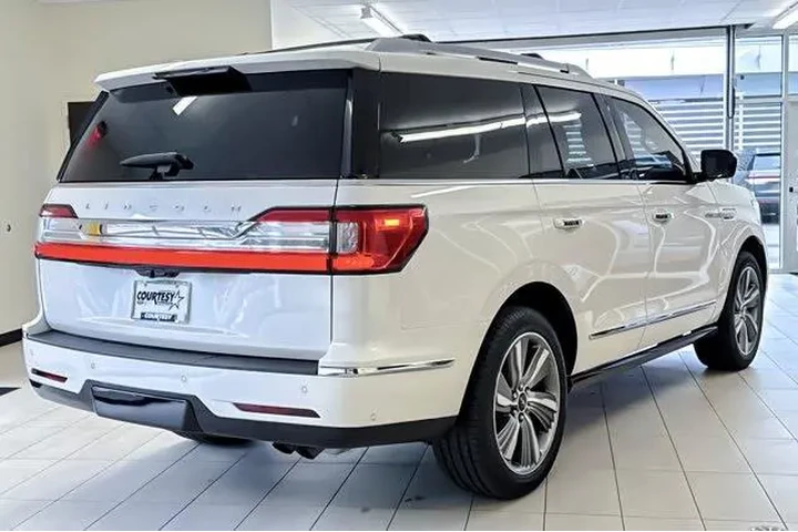 $25469 : Lincoln Navigator 2018 4x4 R image 4