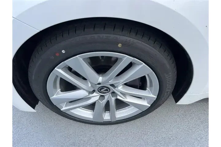 $34998 : Lexus IS 300 2023 4dr Sedan image 10