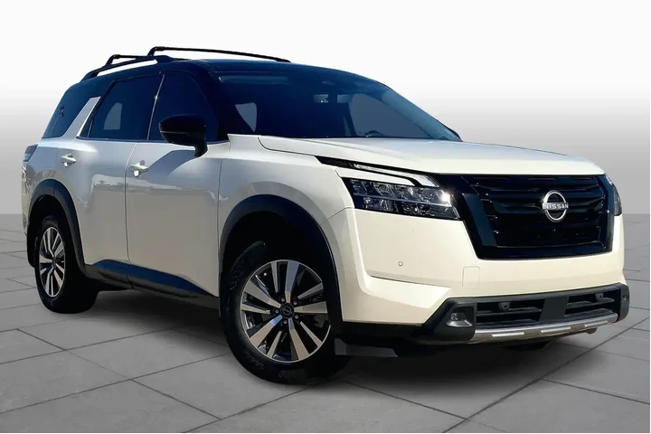 $29774 : Nissan Pathfinder 2023 SL 4d image 3