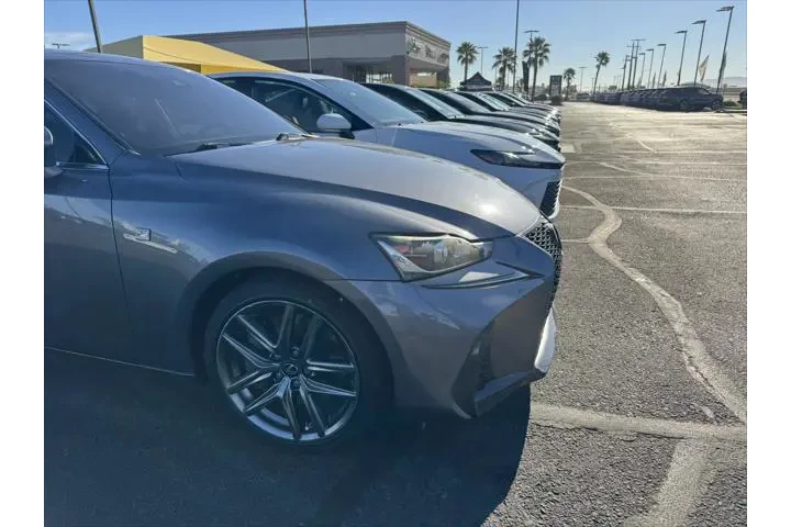 $24999 : Lexus IS 200t 2017 4dr Sedan image 4