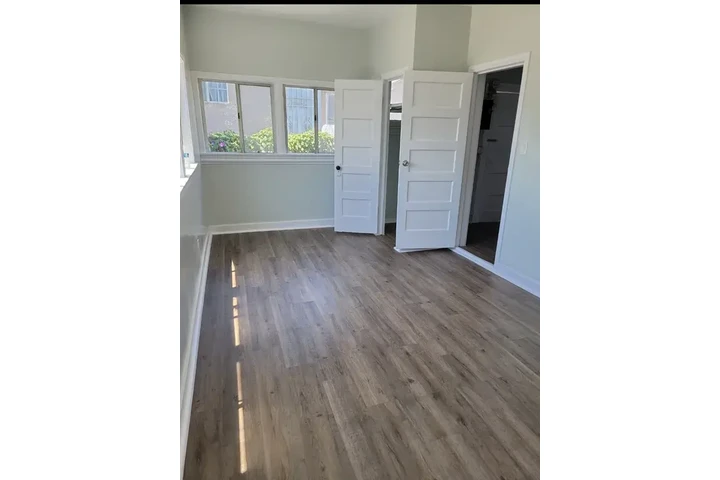 $1400 : Boyle Heights 2 & 1🏠 image 7