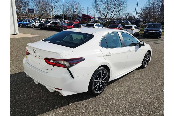 $19995 : Toyota Camry 2021 SE 4dr Sed image 6