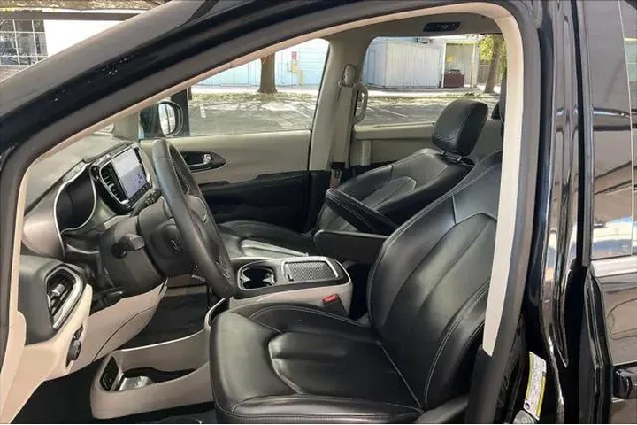 $23892 : Chrysler Pacifica 2023 Touri image 8