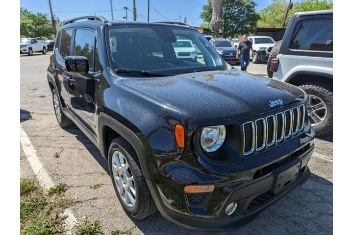 $14000 : 2020 Renegade Latitude image 4