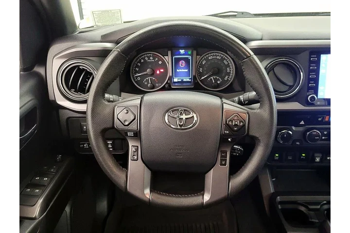 $39998 : Toyota Tacoma 2020 4x4 TRD S image 10