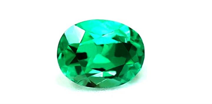 $586 : Shop 0.22 Carat Emerald Oval image 1