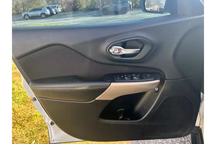 $11595 : Jeep Cherokee 2017 4x4 Latit image 9