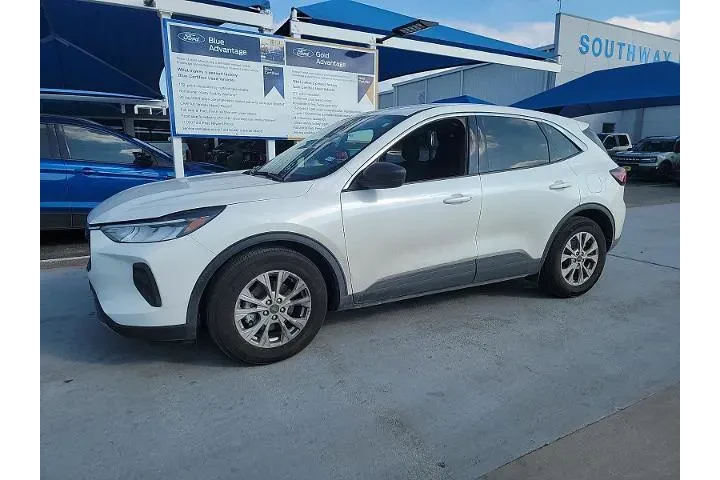 $17998 : Ford Escape 2023 Active 4dr image 1