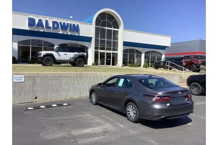 $26950 : Toyota Camry Hybrid 2023 LE image 5