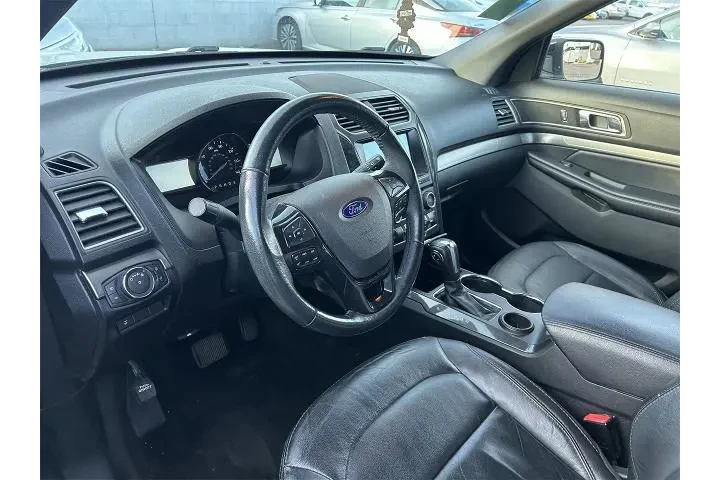 $18306 : Ford Explorer 2018 XLT 4dr S image 9