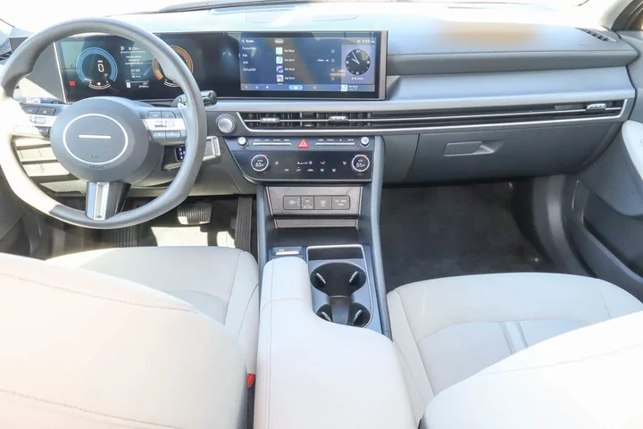 $23187 : 2025 Sonata SEL FWD image 10
