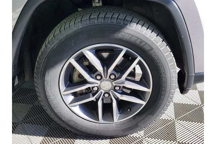 $17835 : Jeep Grand Cherokee 2018 4x4 image 9