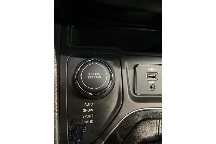 $25487 : Jeep Cherokee 2020 4x4 Latit image 8