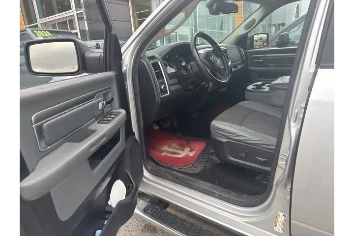 $18128 : Ram 1500 2014 4x4 SLT 4dr Cr image 7
