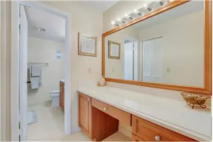 $2095 : Rental property with 2 bedro image 8