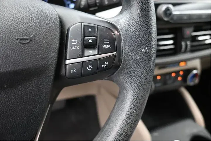 $17791 : Ford Escape 2021 SE 4dr SUV image 2