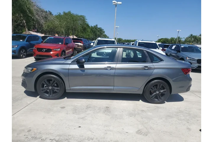 $17988 : Volkswagen Jetta 2023 SE 4dr image 4