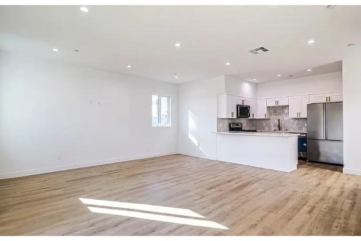 $1450 : Beautiful 1 bedroom apt in LA image 3