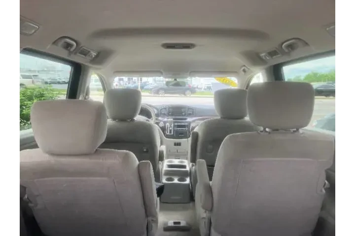 $8500 : 2012 Quest 3.5 SV image 8
