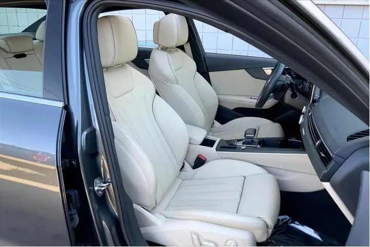 $31980 : Audi A4 2024 AWD quattro S l image 8