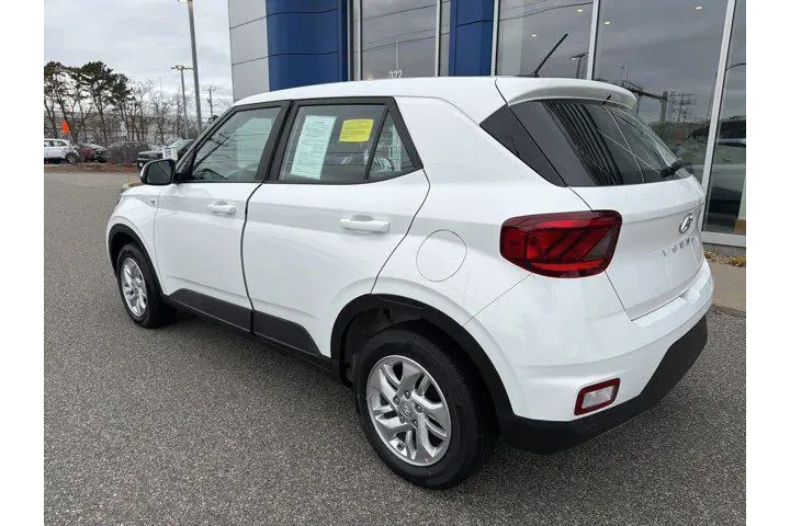 $20977 : Hyundai VENUE 2026 SE 4dr Cr image 7