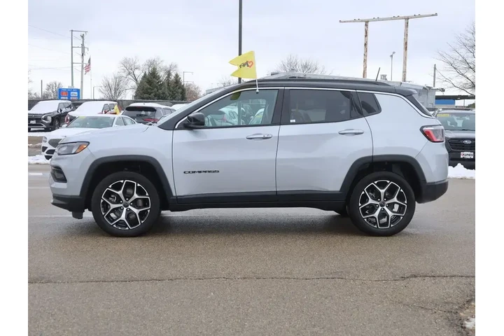 $26977 : Jeep Compass 2025 4x4 Limite image 5