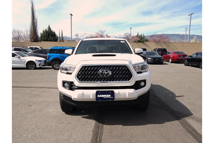 $32998 : Toyota Tacoma 2019 4x4 TRD S image 2