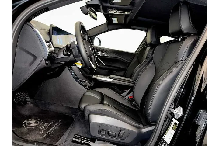 $36888 : BMW X2 2025 AWD xDrive28i 4d image 9