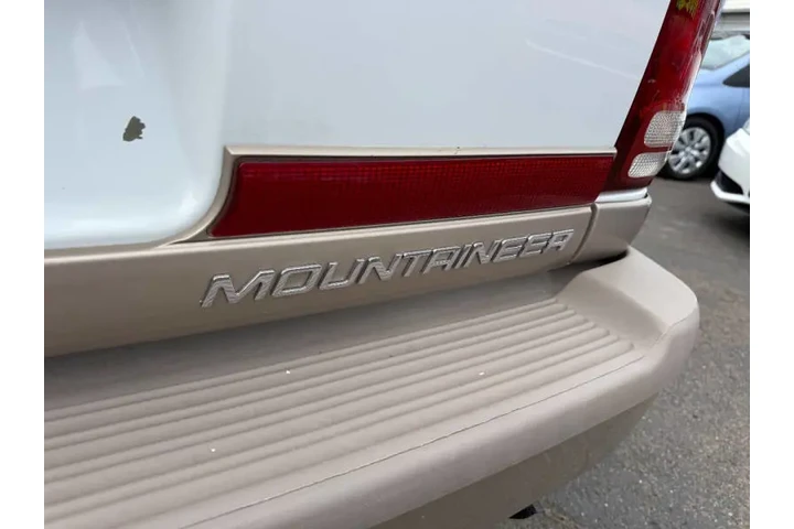 $5450 : 2001 Mountaineer image 10