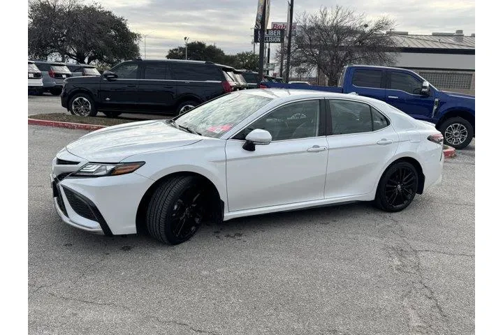 $29854 : Toyota Camry 2024 XSE 4dr Se image 10