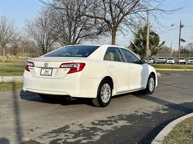 $12095 : 2013 Camry LE image 8
