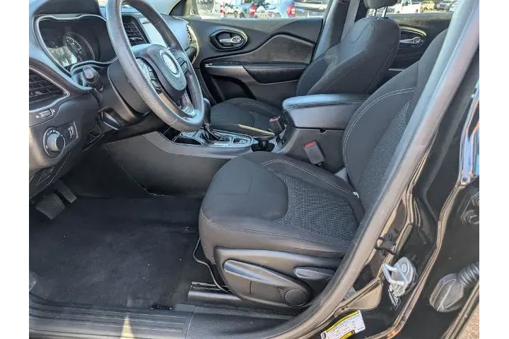 $17000 : Jeep Cherokee 2021 Latitude image 10