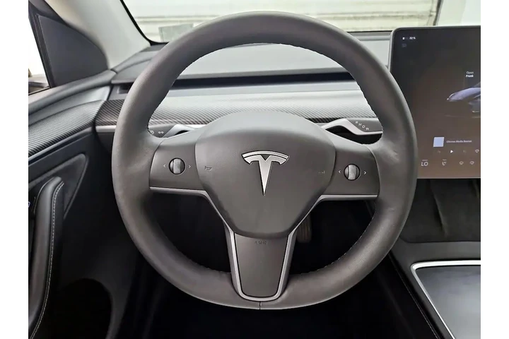 $31998 : Tesla Model Y 2023 AWD Long image 10