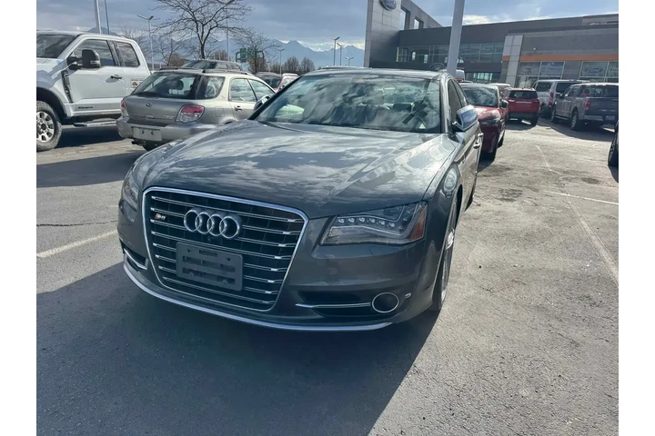 $24237 : Audi S8 2013 AWD 4.0T quattr image 2