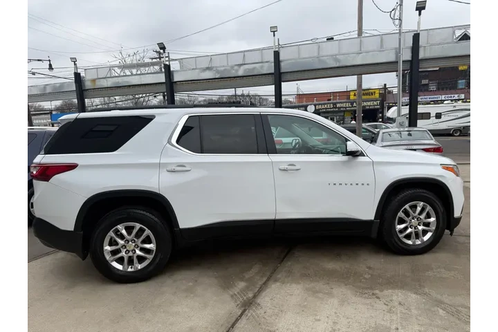 $12499 : 2019 Traverse AWD 4dr LT Leat image 8