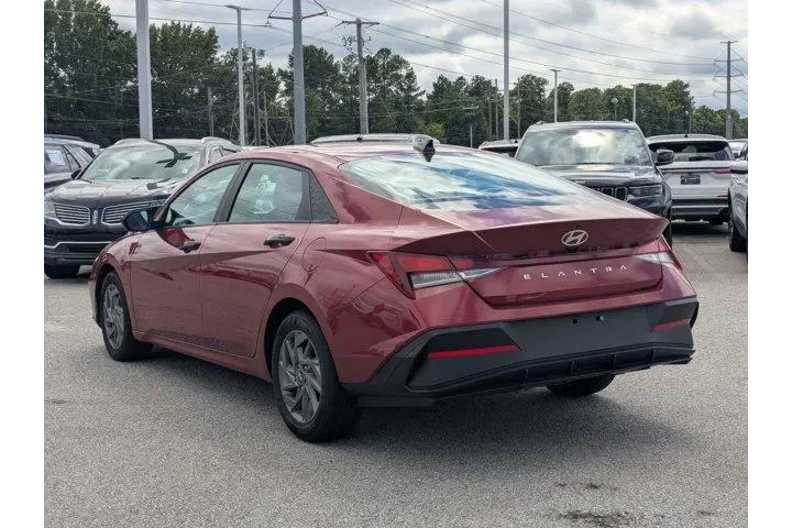 $23995 : Hyundai ELANTRA 2024 SEL 4dr image 7