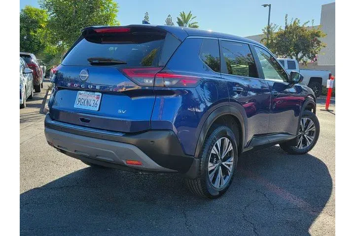 $23300 : Nissan Rogue 2023 SV 4dr Cro image 5