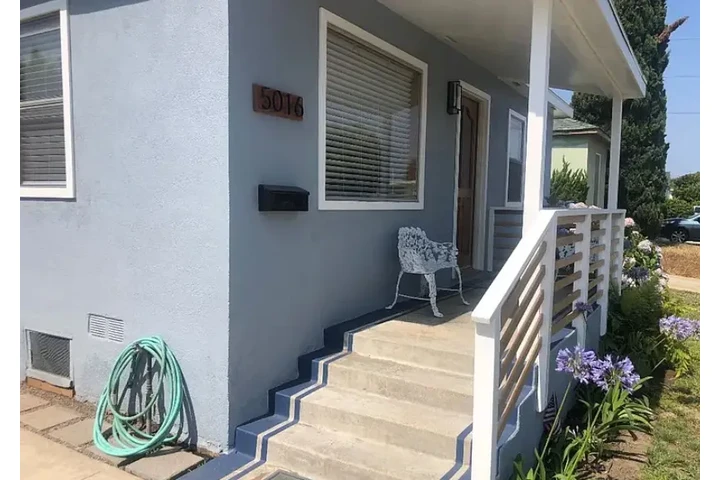 $1950 : 1144 sqft remodeled bathrooms image 1