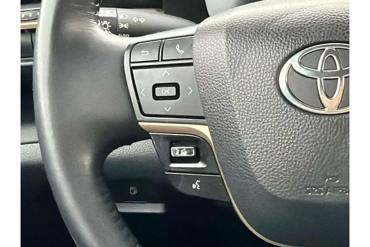 $31870 : Toyota Crown 2023 AWD XLE 4d image 10