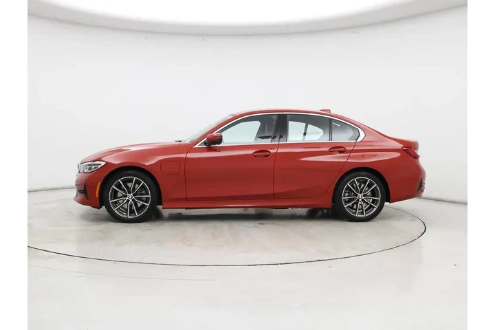 $29998 : BMW 3 Series 2021 330e 4dr S image 3