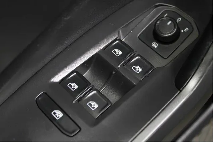 $14991 : Volkswagen Jetta 2019 R-Line image 7