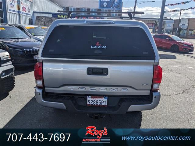 $27995 : 2017 Tacoma SR V6 4WD Truck image 9