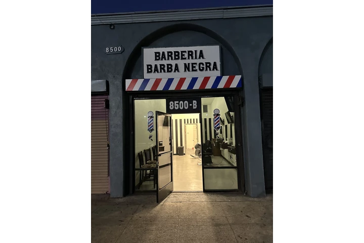 $15000 : Se vende negocio. Barberia image 8