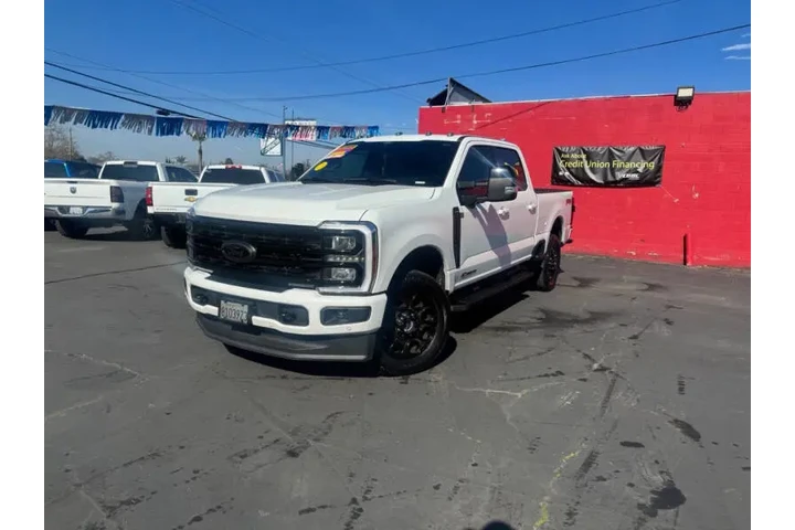 2024 F-250 Super Duty Lariat image 3