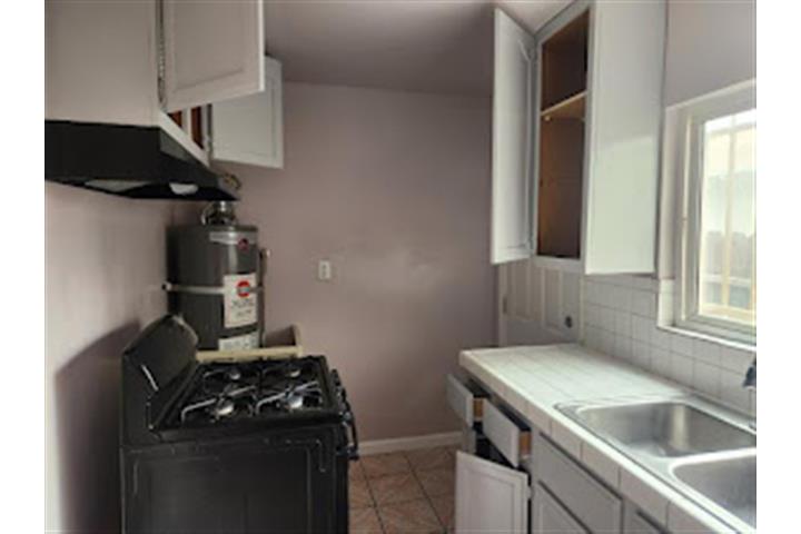 $1725 : APARTAMENTO EN HUNTINGTON PARK image 4