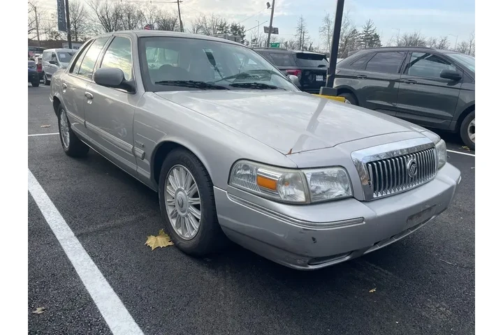 $12699 : Mercury Grand Marquis 2010 L image 3