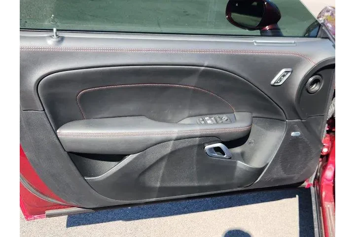 Dodge Challenger 2023 R/T Sc image 10